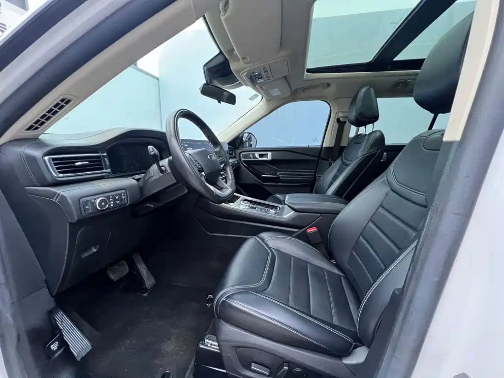 Ford Explorer 2023 — фото 11