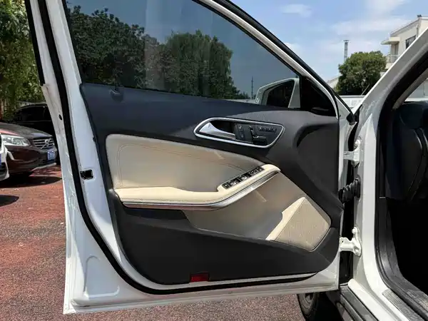 Mercedes-Benz GLA 2016