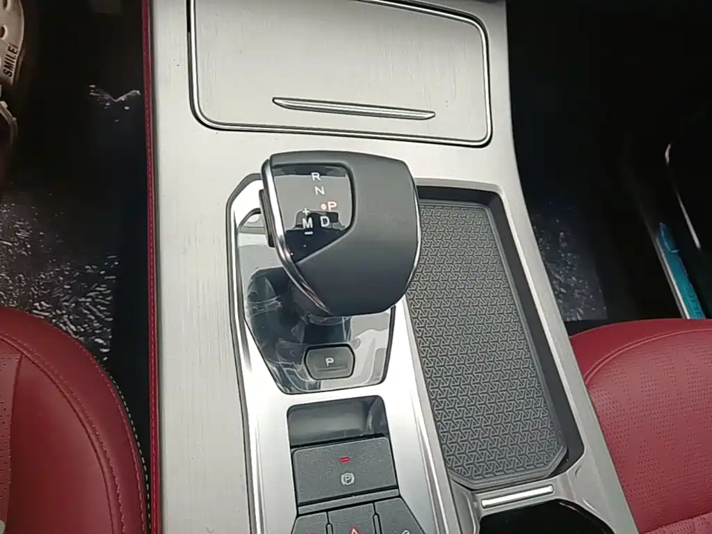 Jetour Jietu X70 PLUS 2024 — фото 14