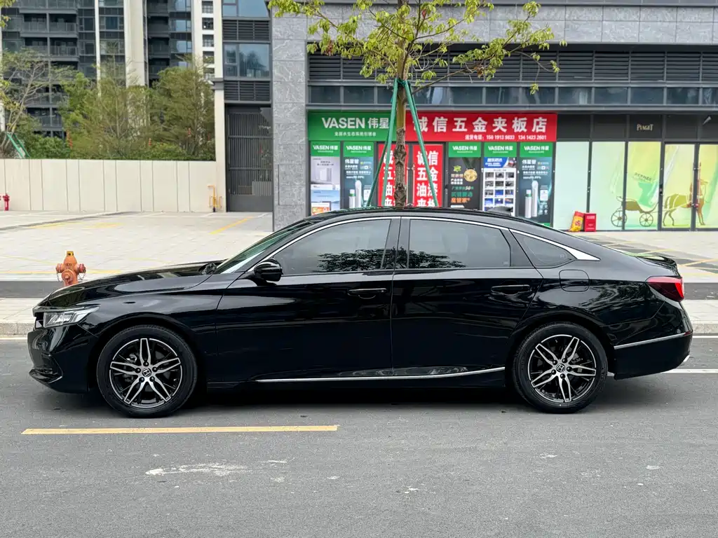 Honda Accord 2022 — фото 13