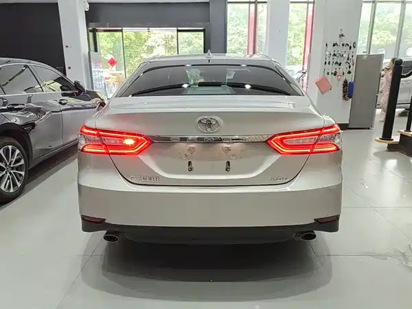 Toyota Camry 2021