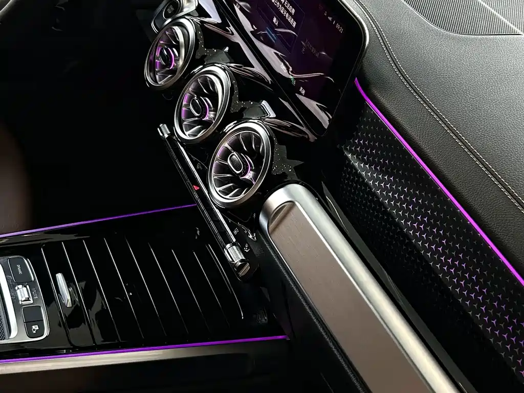 Mercedes-Benz EQB 2025