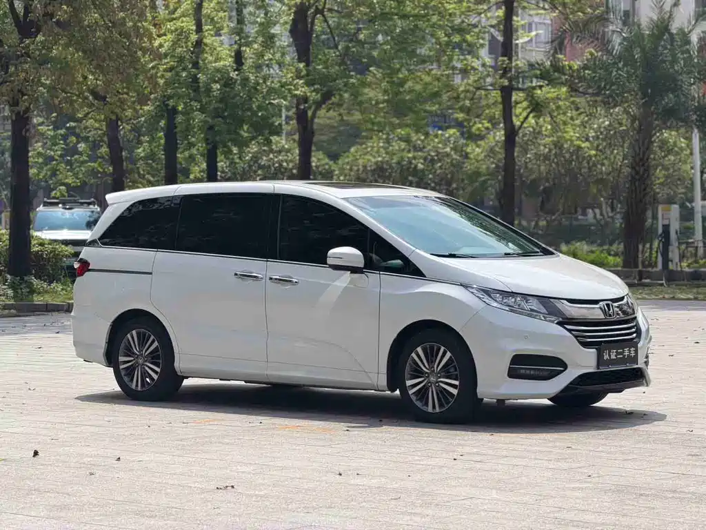 Honda Odyssey 2018 — фото 3