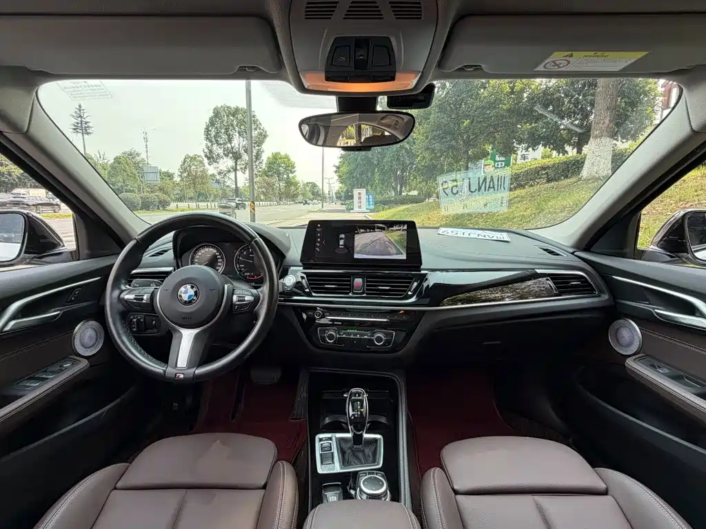 BMW 1 Series 2022 — фото 13