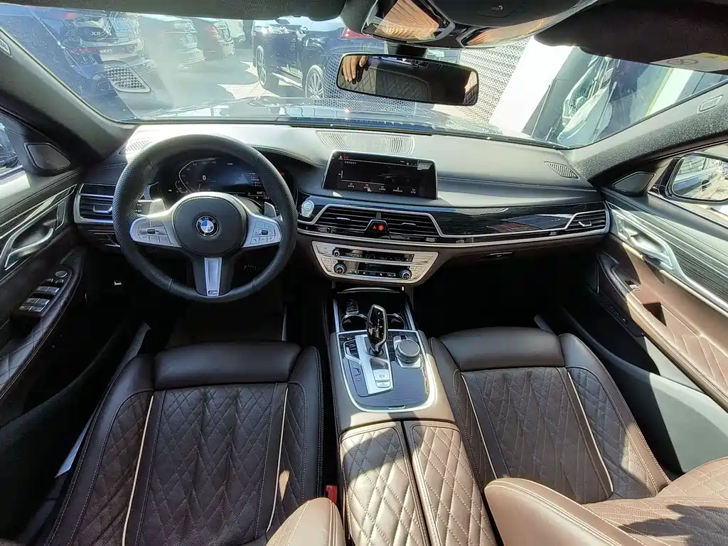 BMW 7 Series 2020 — фото 24