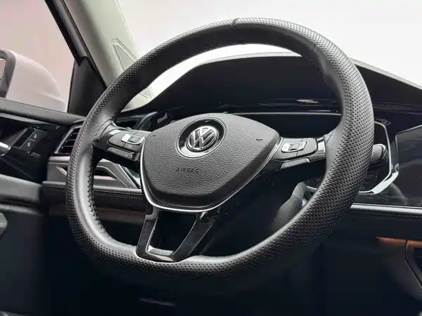 Volkswagen Sagitar 2020