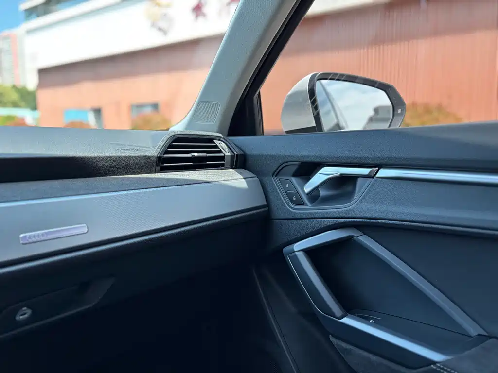 Audi Q3 Sportback 2021 — фото 16