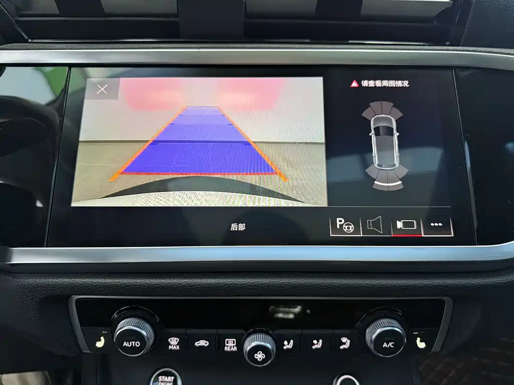 Audi Q3 2023 — фото 15