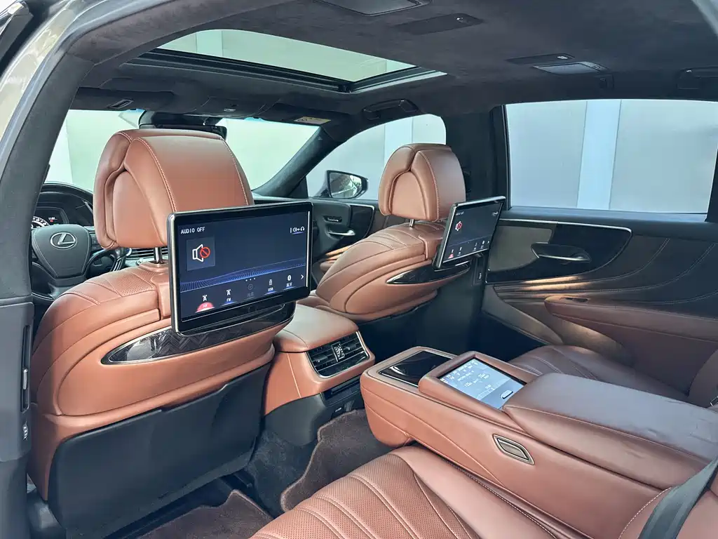 Lexus LS 2019 — фото 14
