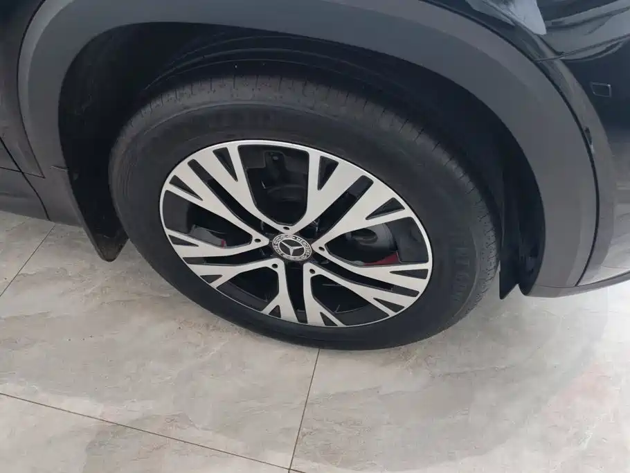 Mercedes-Benz GLB 2024