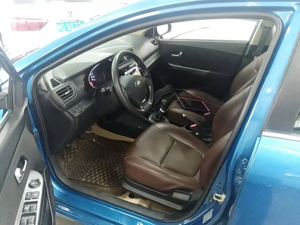 Kia K2 2015 — фото 15