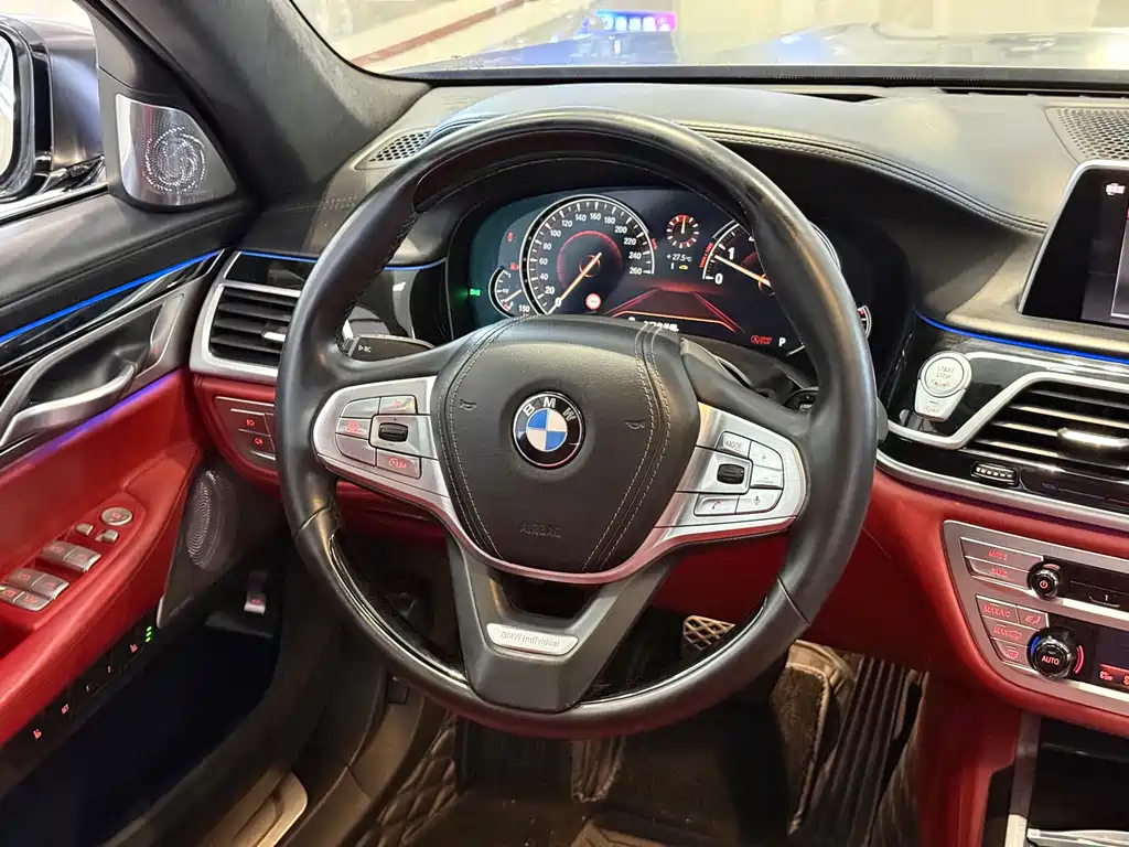BMW 7 Series 2019 — фото 10