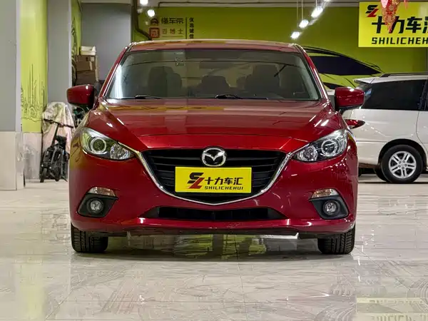 Mazda 3 Axela 2015