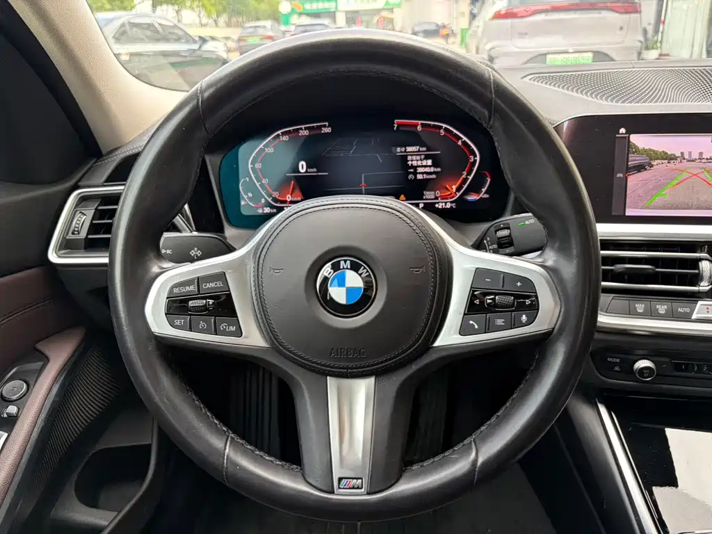 BMW 3 Series 2021 — фото 14