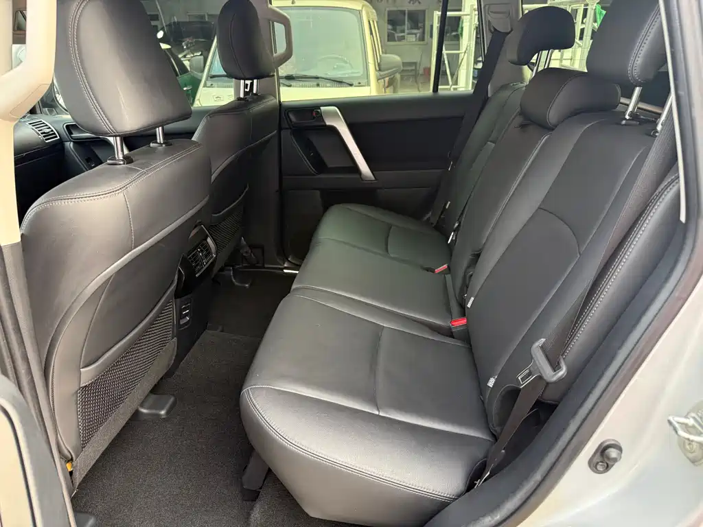 Toyota Prado 2017 — фото 10