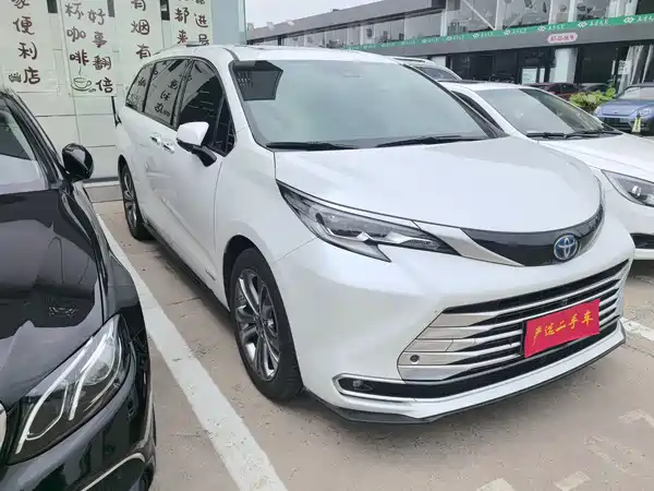 Toyota Sienna 2023