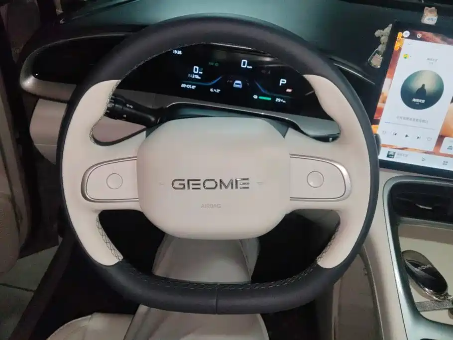 Geely Galaxy Starwish 2024 — фото 15