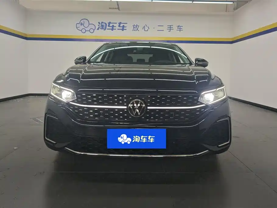 Volkswagen Passat 2024