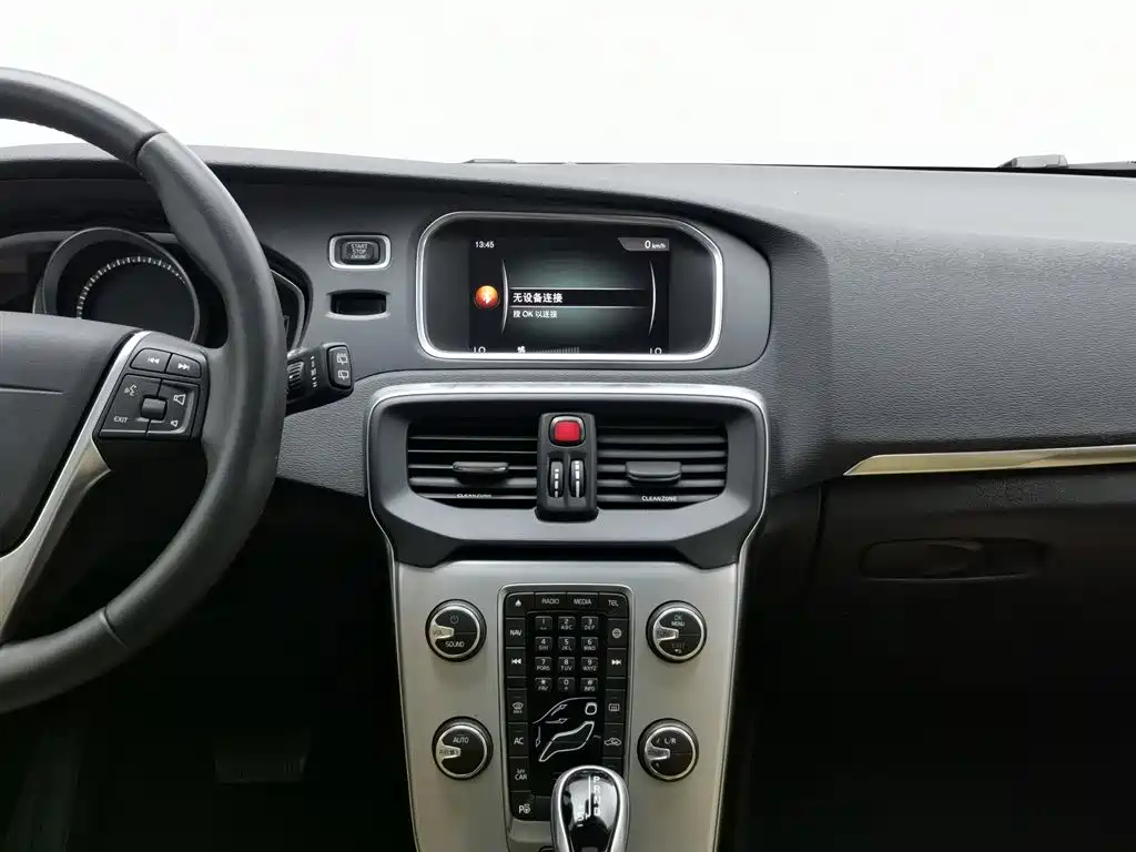 Volvo V40 2017 — фото 12