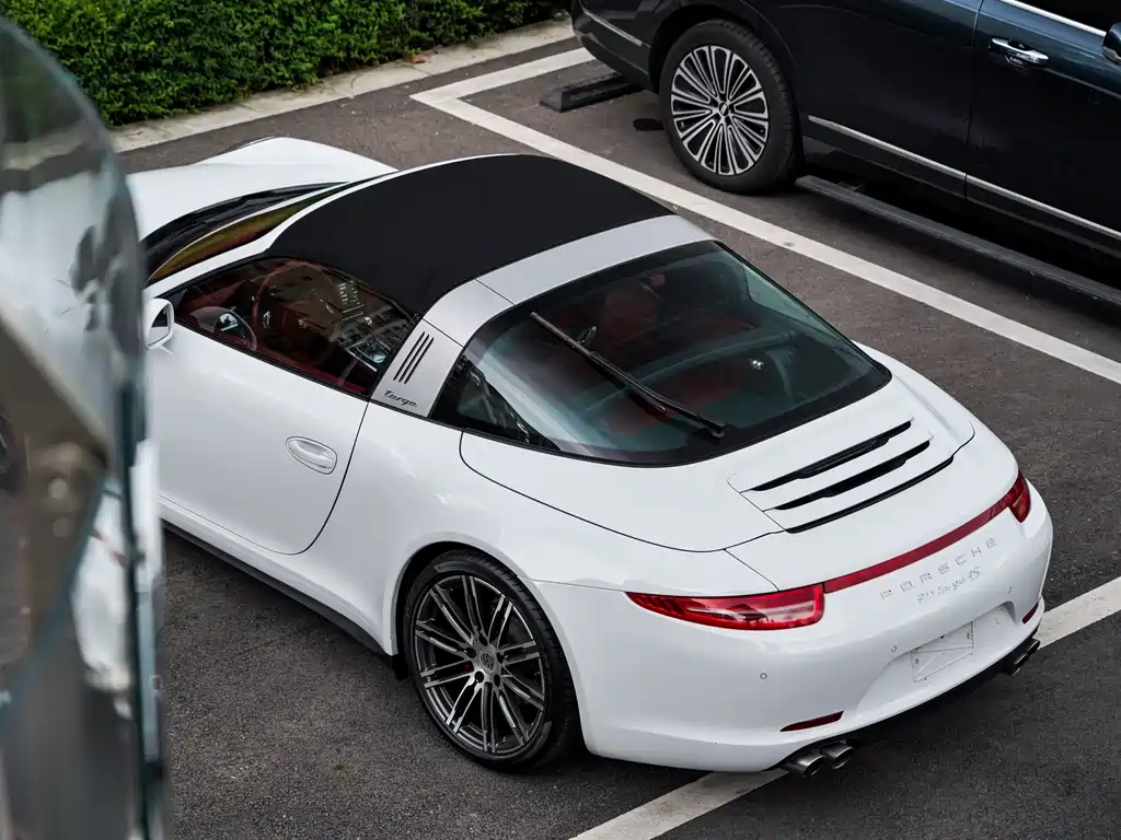 Porsche 911 2015 — фото 16