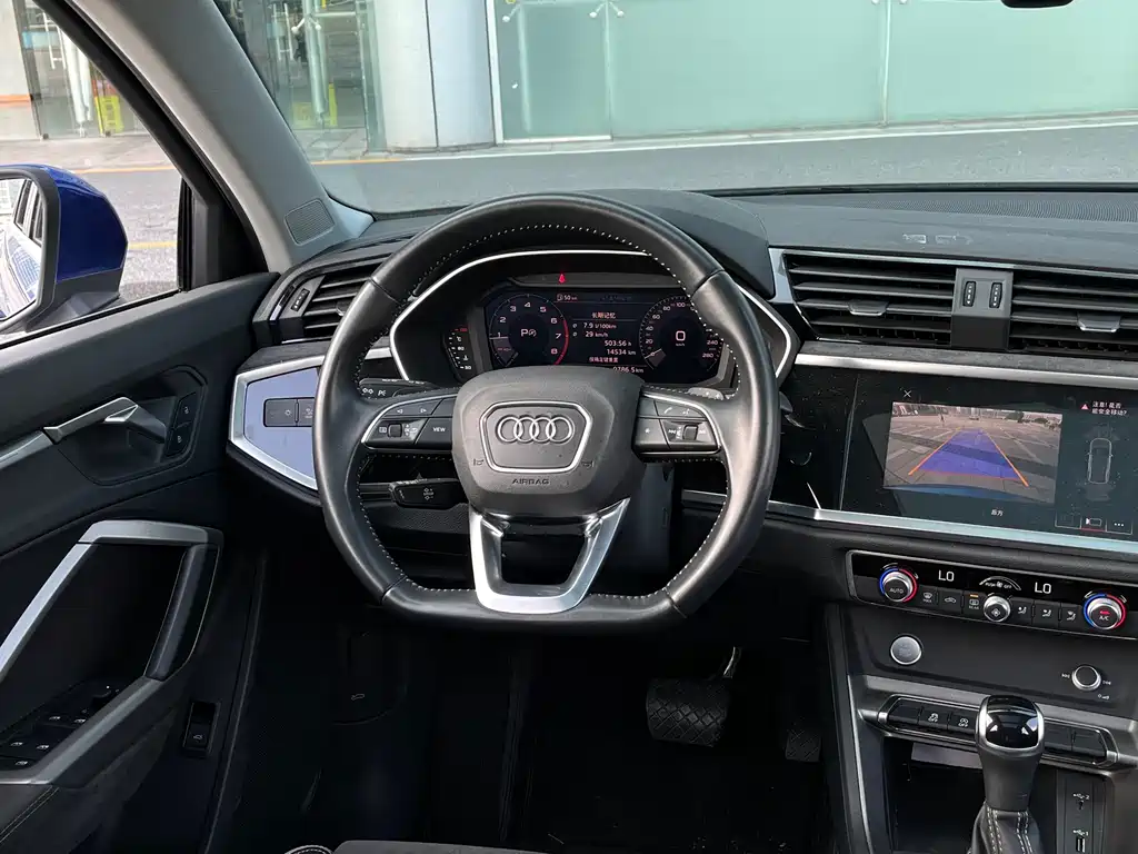 Audi Q3 2020 — фото 15