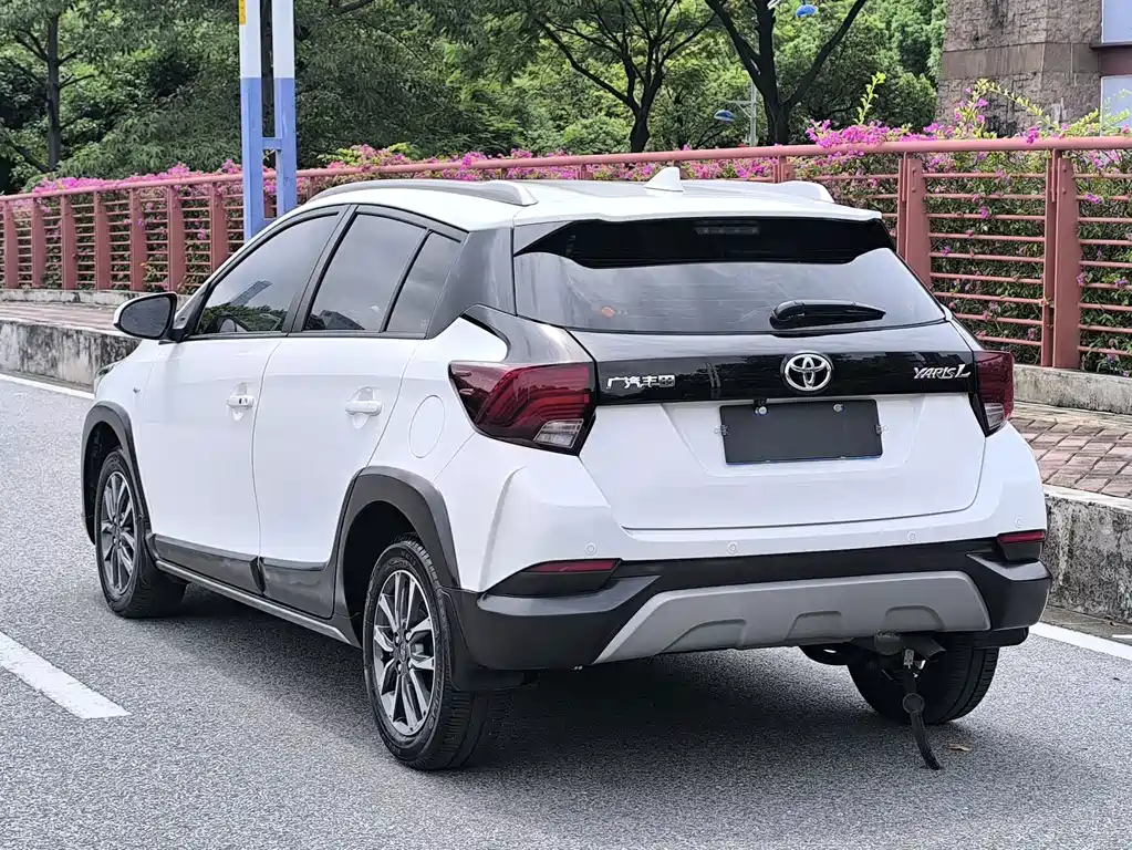 Toyota Yaris L 2023