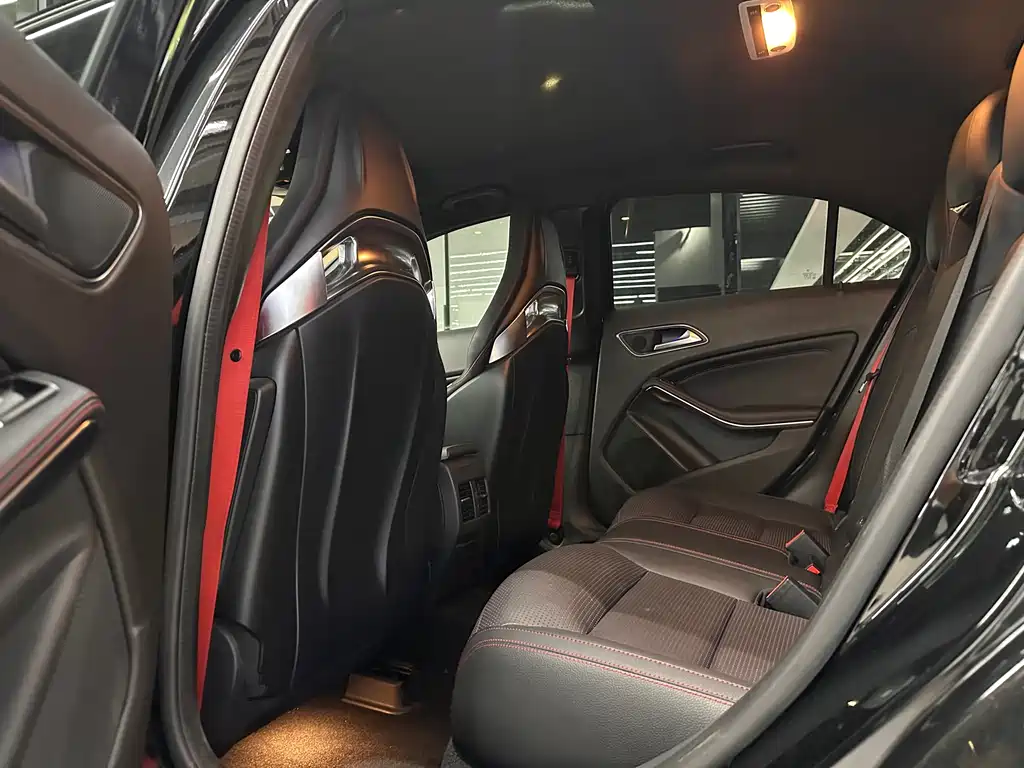 Mercedes-Benz A-Class AMG 2018 — фото 9