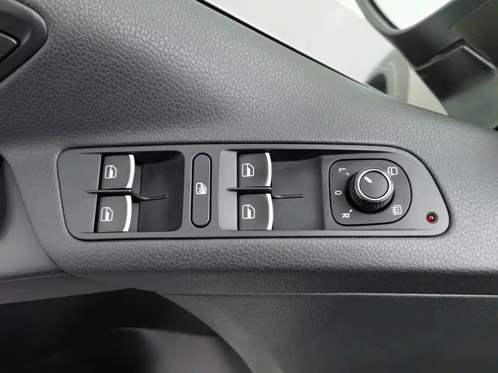 Volkswagen Tiguan 2014 — фото 9