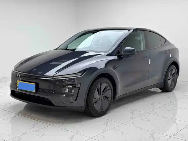 Tesla Model Y 2025
