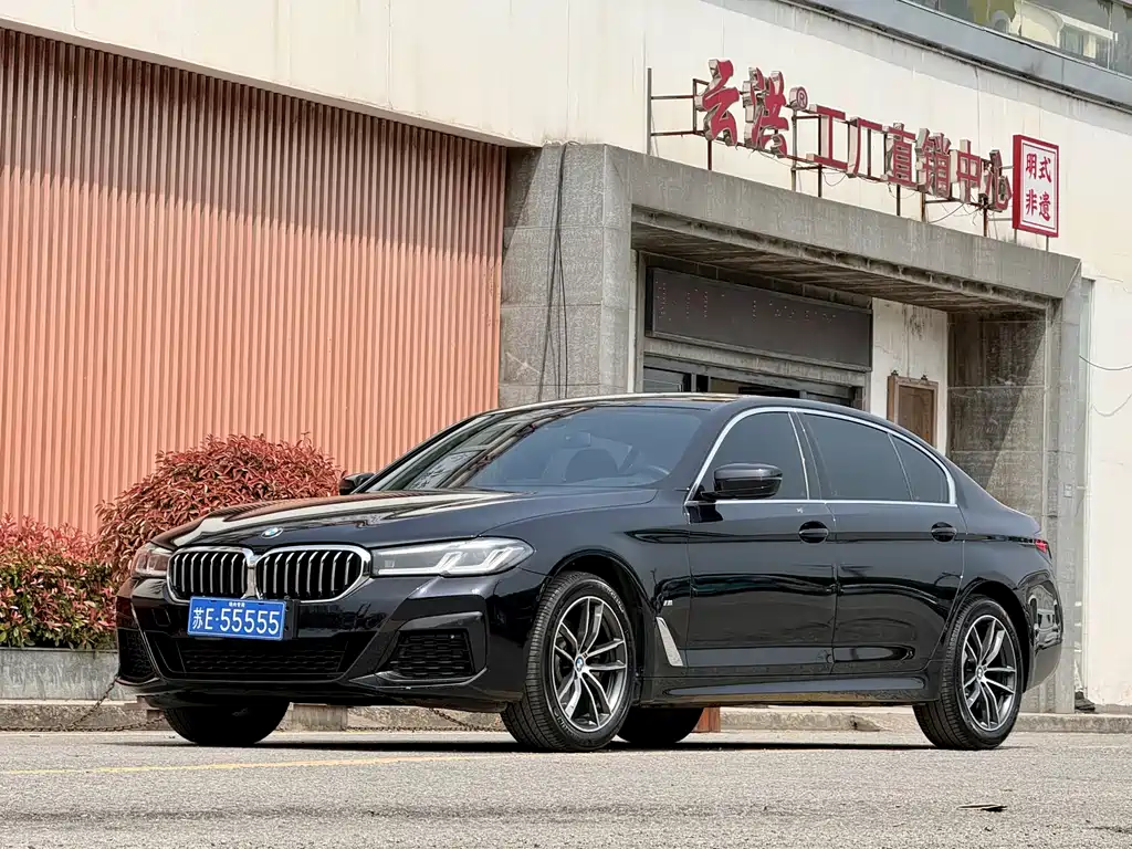 BMW 5 Series 2022 — фото 2