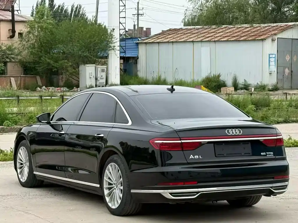 Audi A8 2019 — фото 7
