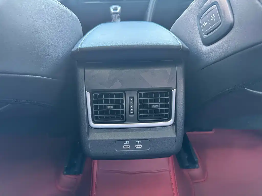 Toyota Camry 2024 — фото 17