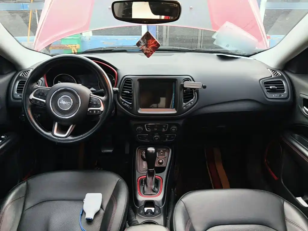Jeep Compass 2017 — фото 10