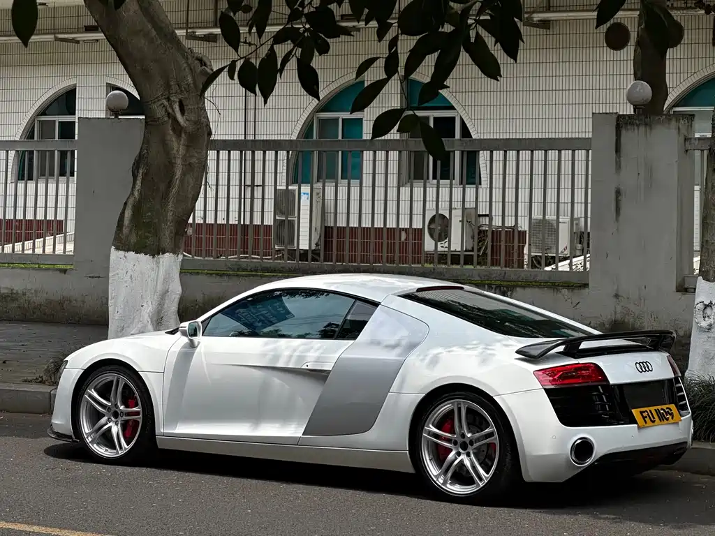 Audi R8 2014 — фото 4