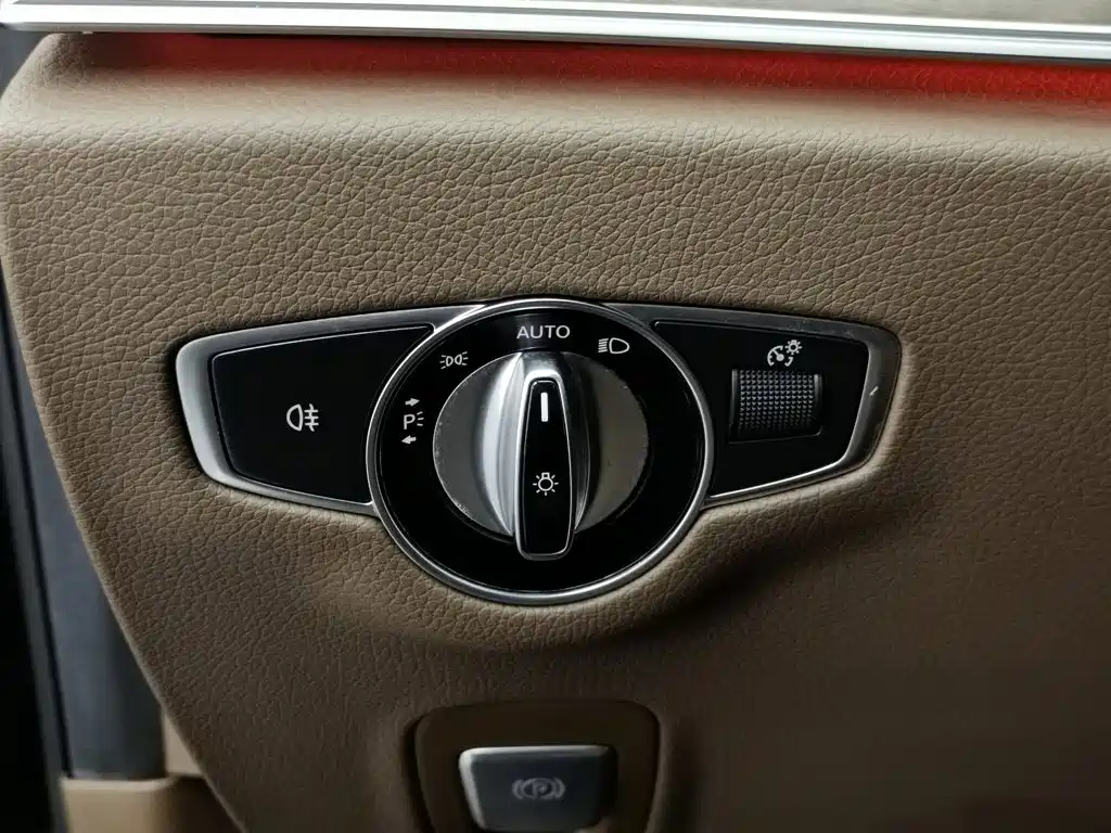 Mercedes-Benz E-Class 2022 — фото 21