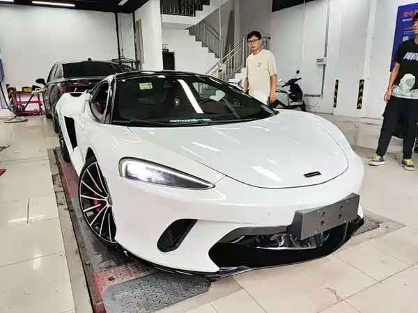 McLaren GT 2022