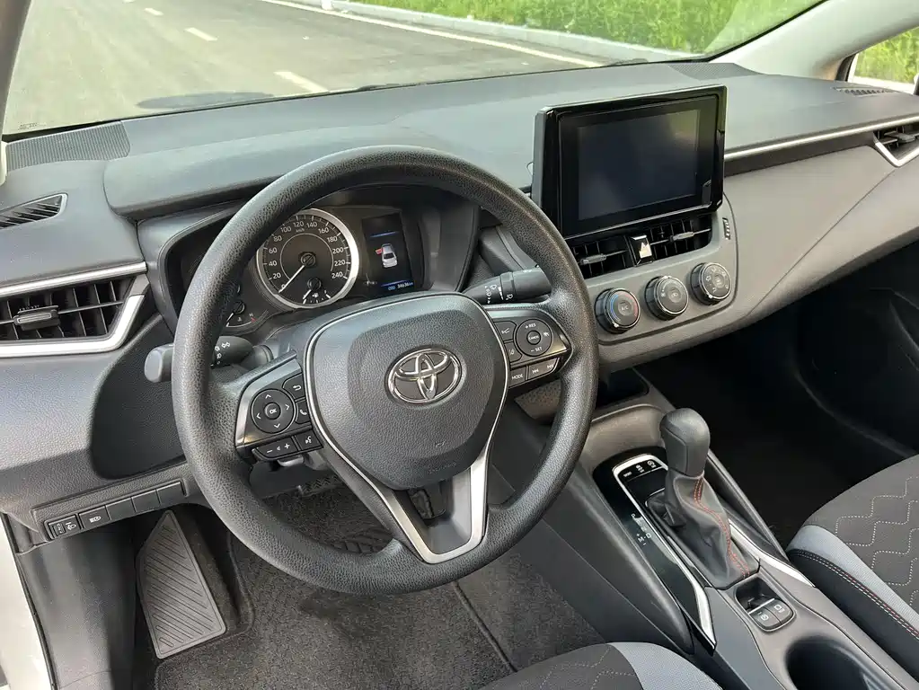 Toyota Corolla 2022 — фото 13