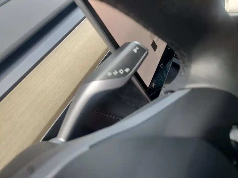 Tesla Model Y 2023 — фото 16
