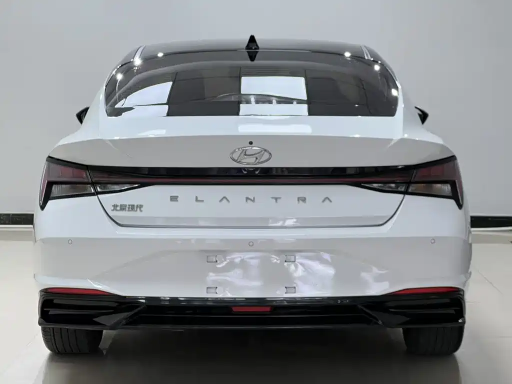 Hyundai Elantra 2022