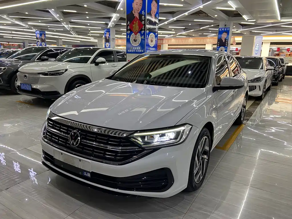 Volkswagen Sagitar 2022