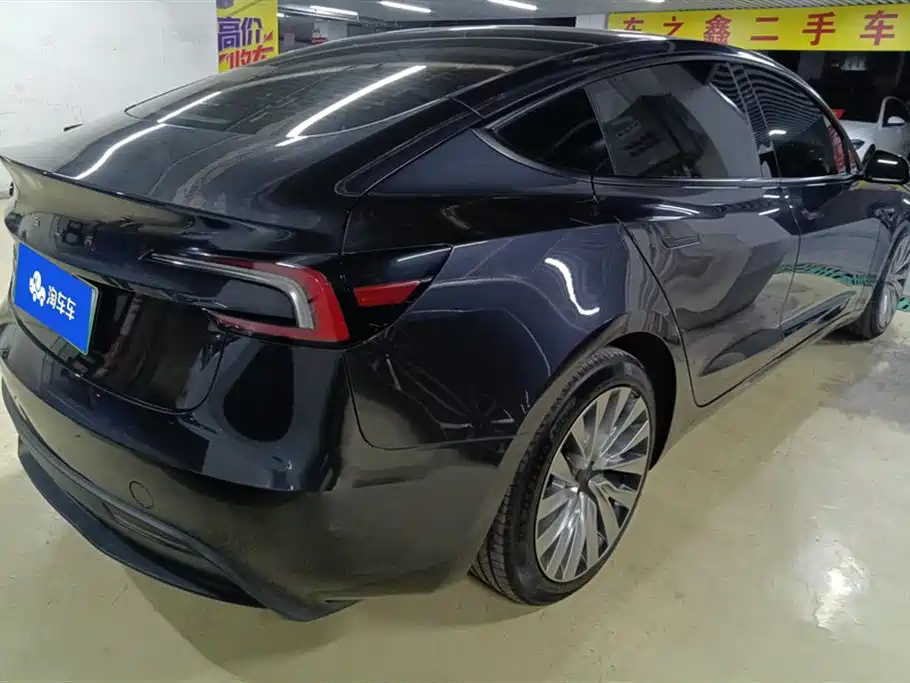 Tesla Model 3 2024