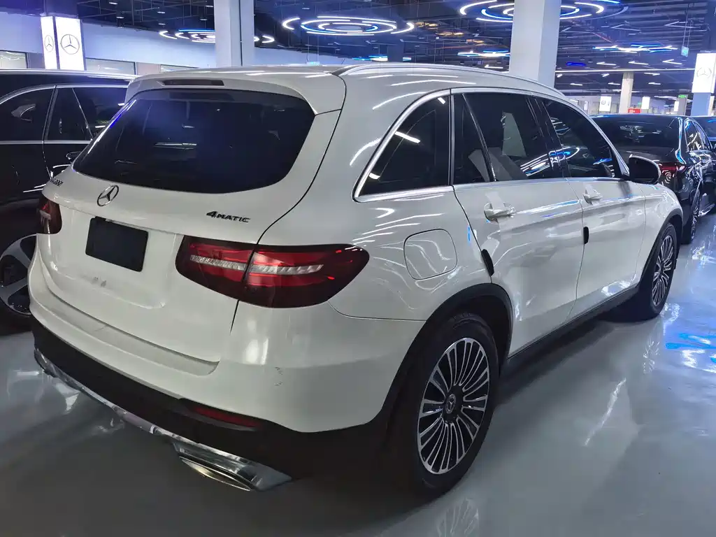 Mercedes-Benz GLC 2018 — фото 18