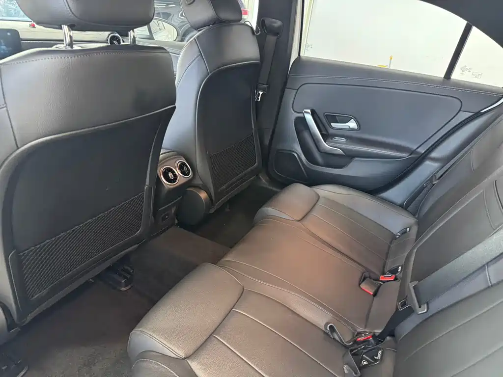 Mercedes-Benz A-Class 2022 — фото 10