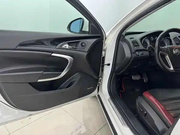 Buick Regal 2011