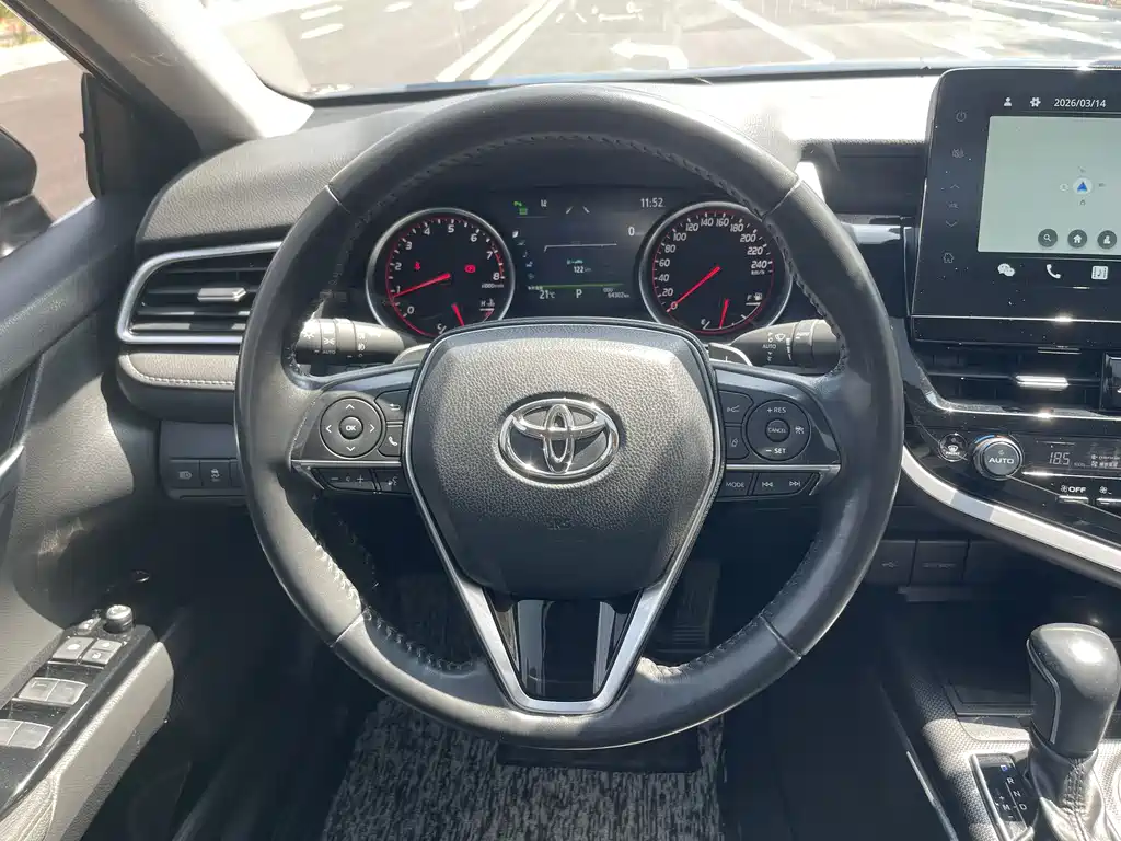 Toyota Camry 2023 — фото 10