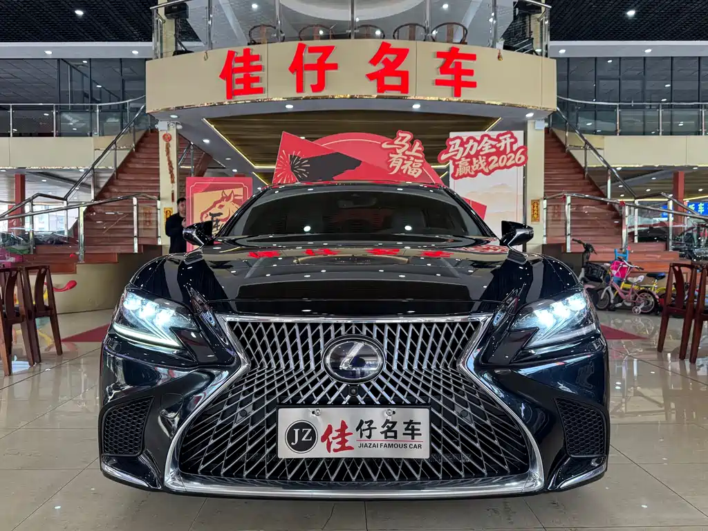 Lexus LS 2018 — фото 2