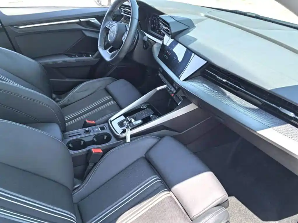 Audi A3 2023 — фото 15