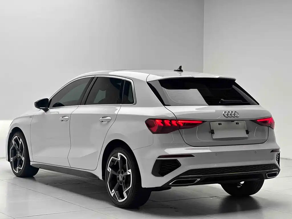 Audi A3 2023 — фото 7