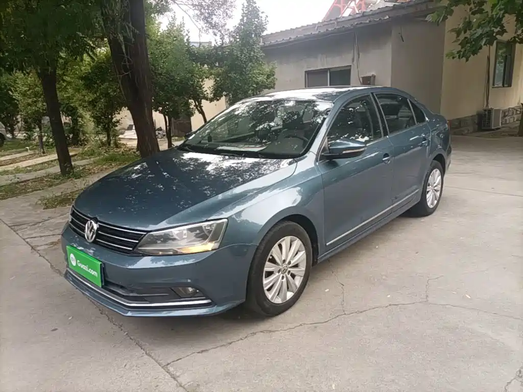 Volkswagen Sagitar 2015