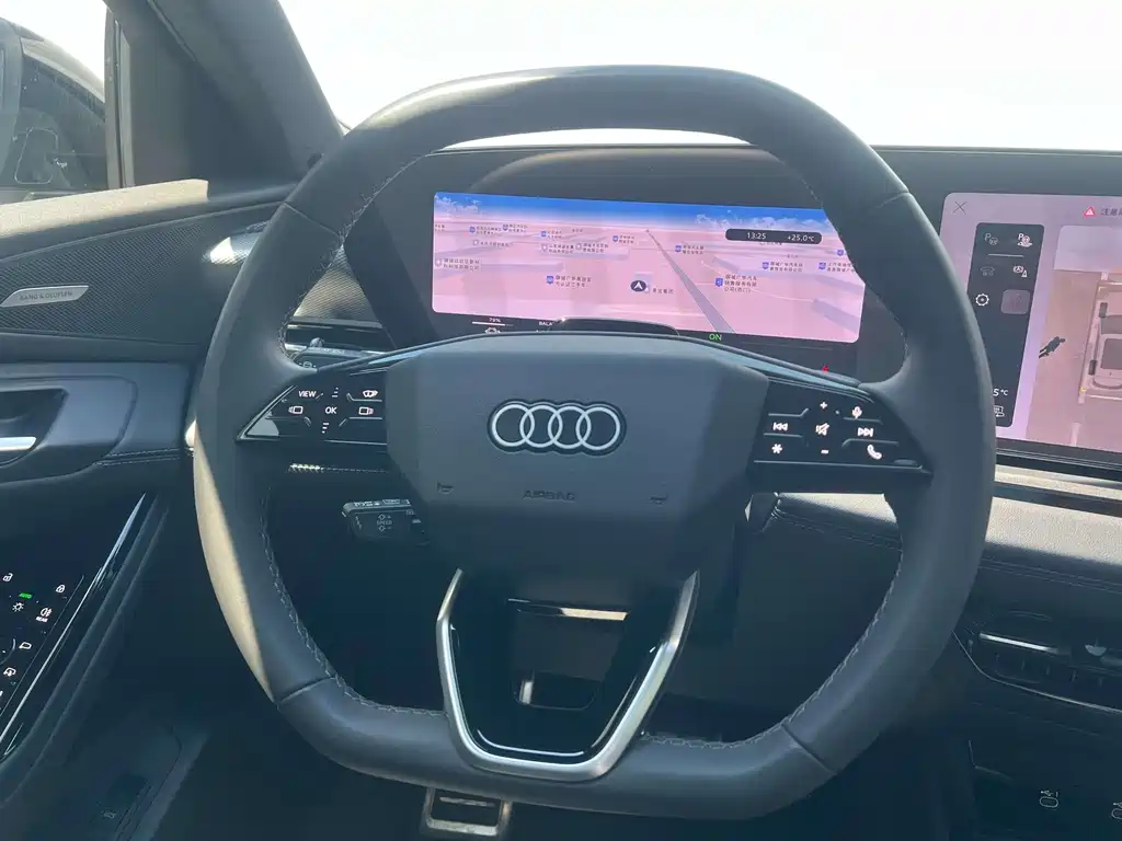 Audi Q6L e-tron 2025 — фото 11